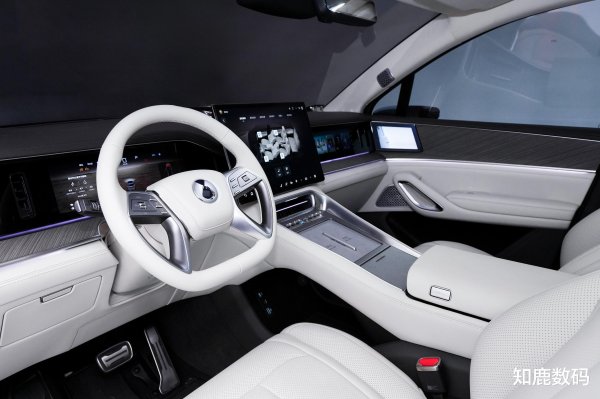 配资交流平台 腾势N9再迎重磅OTA, 路面预瞄、雨雪路面增稳防滑等五大功能上线